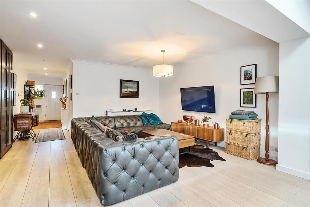 Additional image 2 of High Road, Chipstead