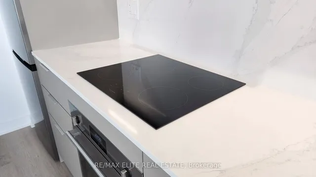 Additional image 16 of 36 Zorra St Unit 2507