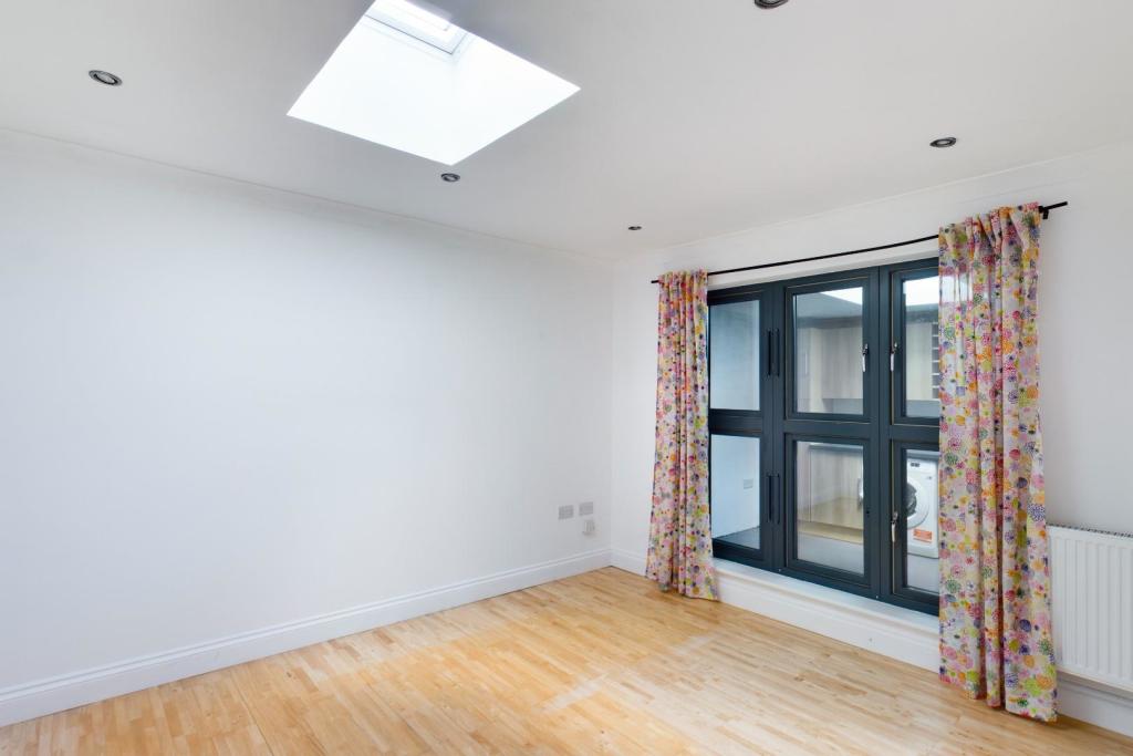 Additional image 17 of Doddinghurst Road, Doddinghurst, Brentwood