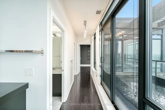 Additional image 15 of 438 King St Unit Ph03