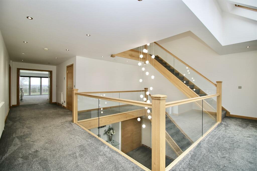 Additional image 25 of Noak Hill Road, Billericay
