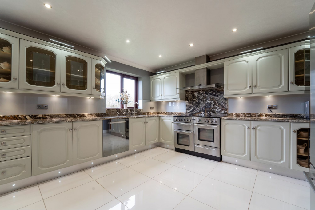 Additional image 12 of Rectory Close, CH8