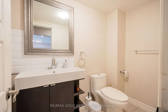 Additional image 14 of 4 Simmons Blvd