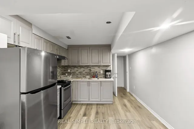 Additional image 32 of 8 Wainwright Dr