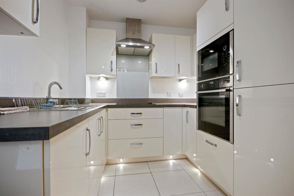 Additional image 17 of Westhall Road, Warlingham