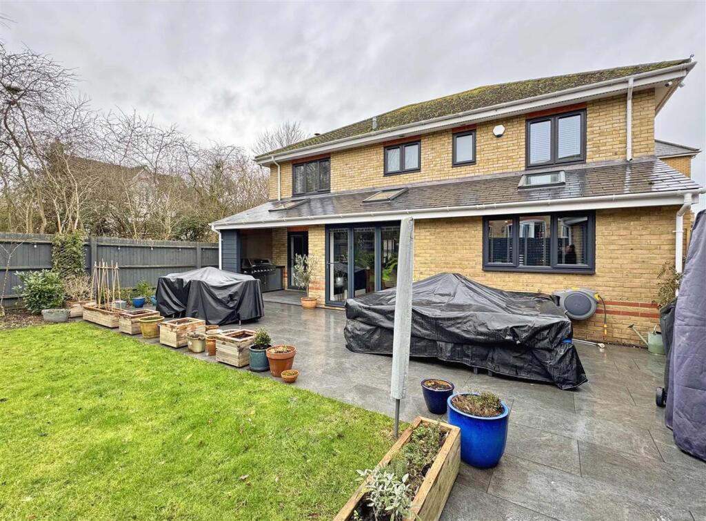 Additional image 35 of Grantham Avenue, Great Notley, Braintree
