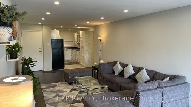 4673 Jane St Unit 318