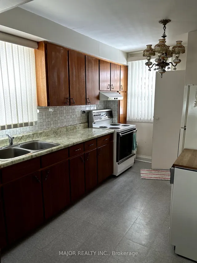 Additional image 15 of 61 Medford Ave