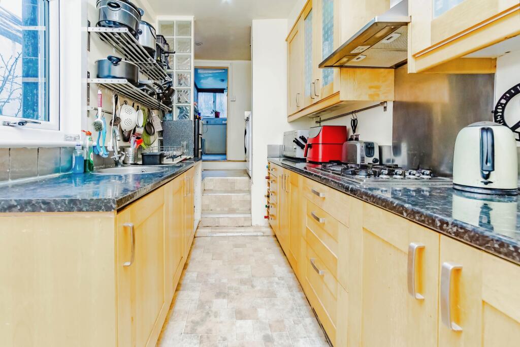 Additional image 4 of Beechwood Road, Caterham, Surrey, CR3