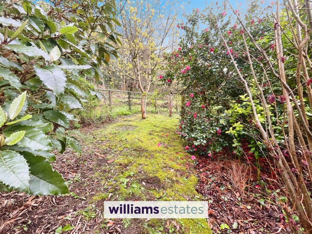 Additional image 15 of Village Road, Mold