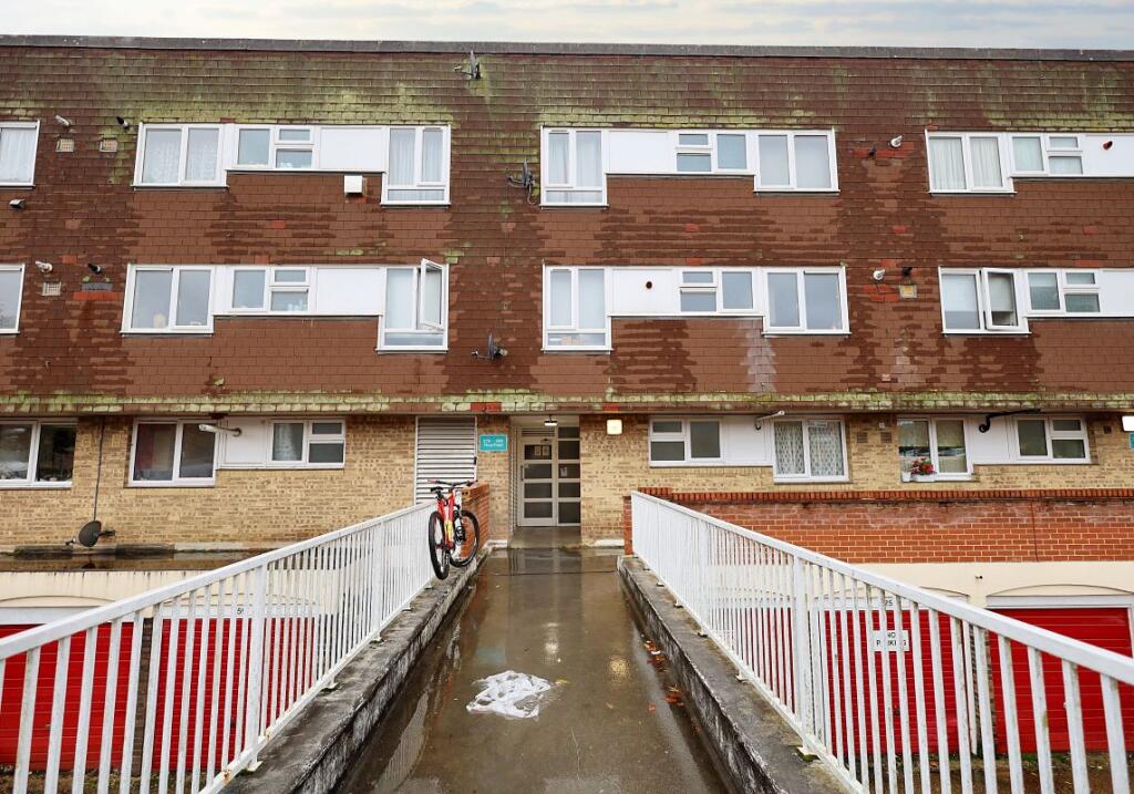 Additional image 2 of 279 Moorfield, Harlow, Essex, CM18 7QW