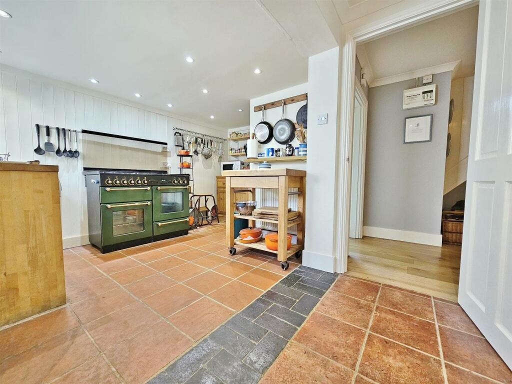 Additional image 11 of High Street, Thorpe-Le-Soken