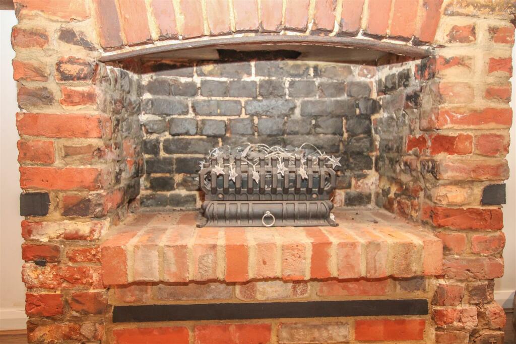 Additional image 5 of Cricketers Row, Herongate, Brentwood