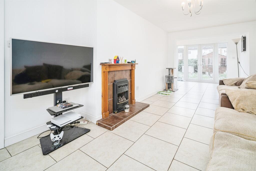 Additional image 2 of Hookfield, Harlow