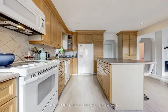 Additional image 2 of 226 Patricia Ave