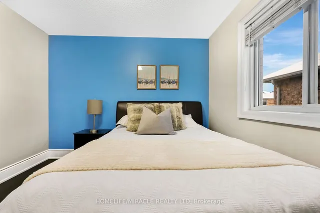 Additional image 31 of 8 Bottlebrush Dr