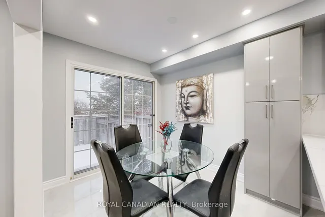 Additional image 15 of 11 Revelstoke Pl