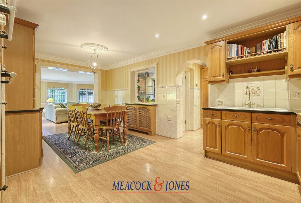 Additional image 16 of Hutton Gate, Hutton Mount, Brentwood