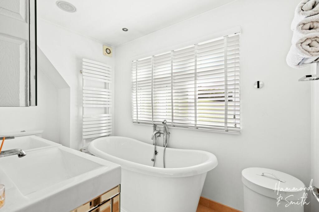 Additional image 12 of Mount End, Theydon Mount, CM16