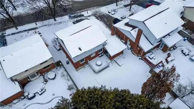 Additional image 37 of 16 Woodview Cres