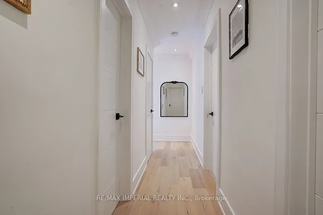 Additional image 24 of 3 Guytoi Crt