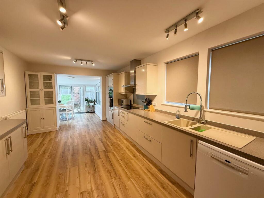 Additional image 4 of Victors Crescent, Hutton, Brentwood