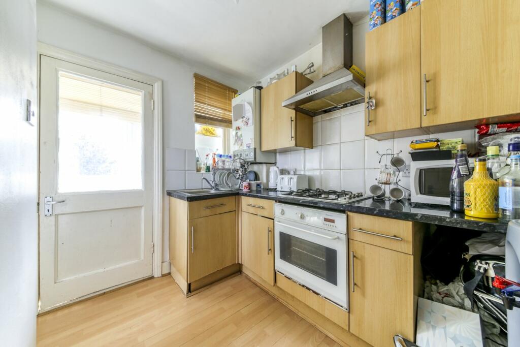 Additional image 3 of Walnut Tree Avenue, Mitcham, CR4