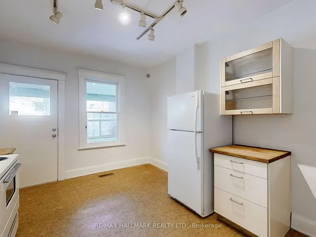 Additional image 14 of 86 Langley Ave