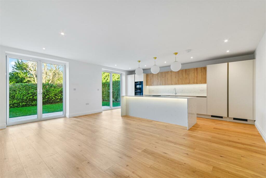 Additional image 26 of Harewood Road, South Croydon