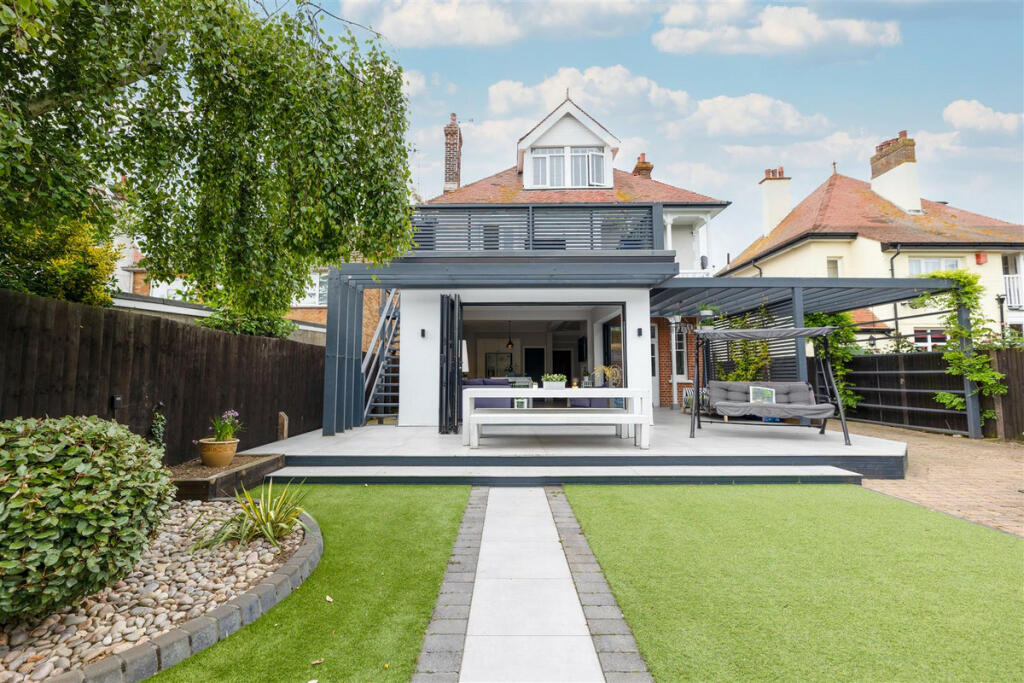 Additional image 28 of Trafalgar Road, Clacton-On-Sea, CO15 1