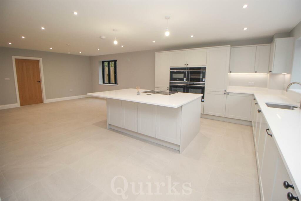 Additional image 4 of Park Lane, Ramsden Heath, Billericay