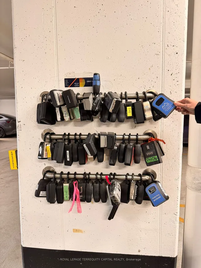 Additional image 36 of 38 Iannuzzi St Unit 2209