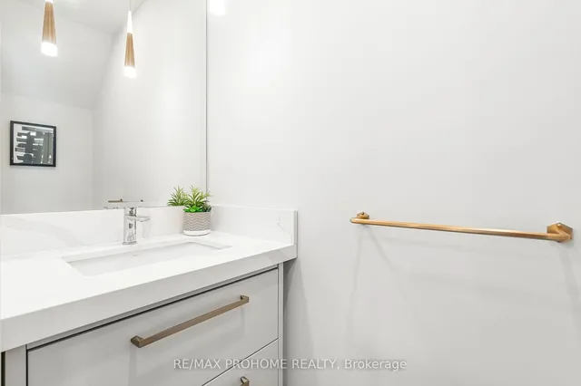 Additional image 18 of 3060 Bayview Ave