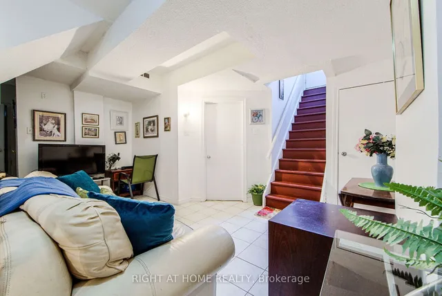 Additional image 28 of 70 Longsword Dr