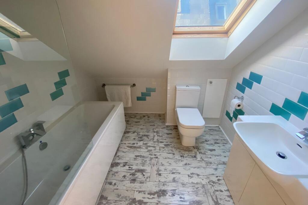 Additional image 8 of 37 Eastern Promenade, Point Clear Bay, Clacton-on-Sea, Essex, CO16 8LG