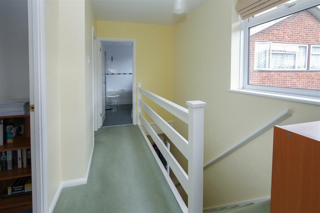 Additional image 12 of Kiln Field, Hook End, Brentwood