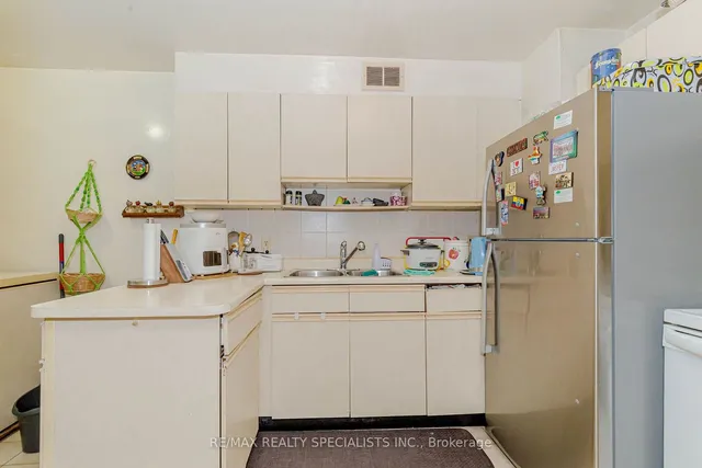 Additional image 17 of 1 Four Winds Dr Unit 106