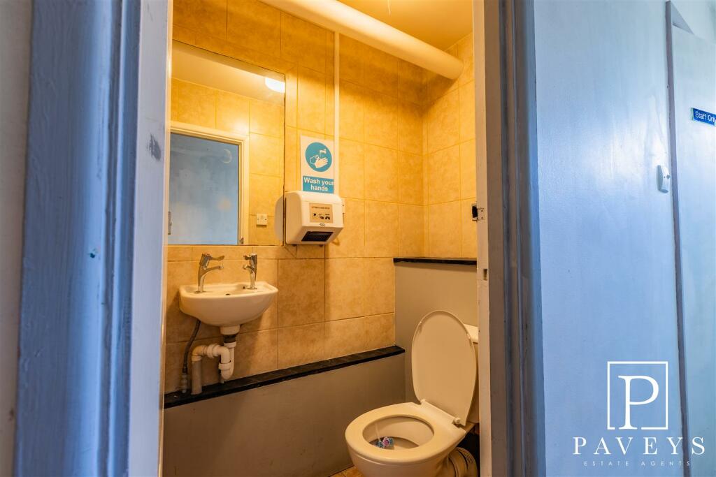 Additional image 11 of Connaught Avenue, Frinton-On-Sea