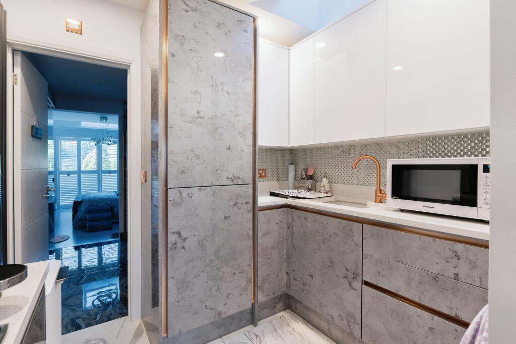 Additional image 15 of Oak Avenue, Crays Hill, Billericay, Essex, CM11