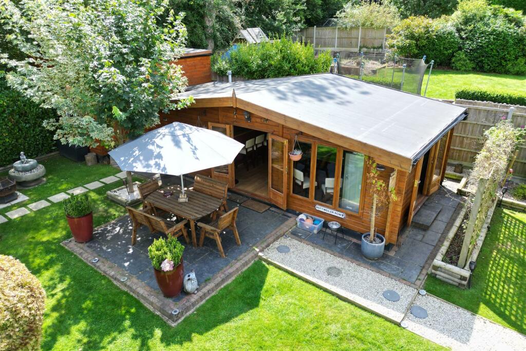 Additional image 40 of Honeypot Lane, Brentwood