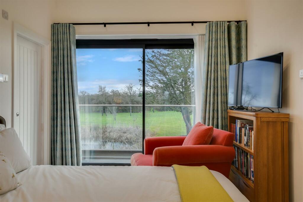 Additional image 16 of Sea View Parade, Mayland, Chelmsford