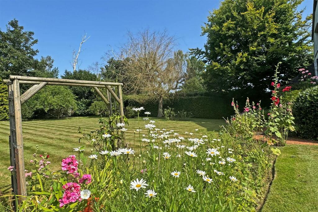 Additional image 34 of How Lane, Chipstead, Surrey