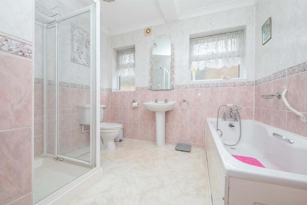 Additional image 12 of Kings Avenue, Holland-On-Sea, Clacton-On-Sea