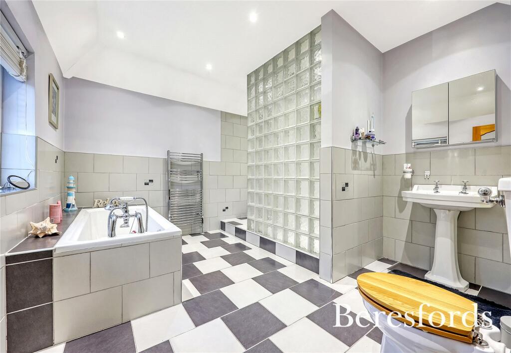 Additional image 18 of Headley Chase, Warley, CM14