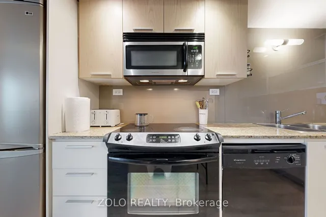 Additional image 6 of 25 Capreol Crt Unit 3306
