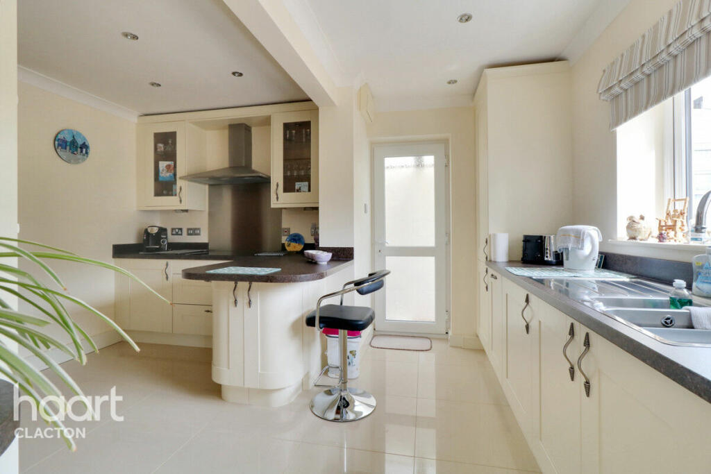 Additional image 9 of Haven Avenue, Holland-on-Sea