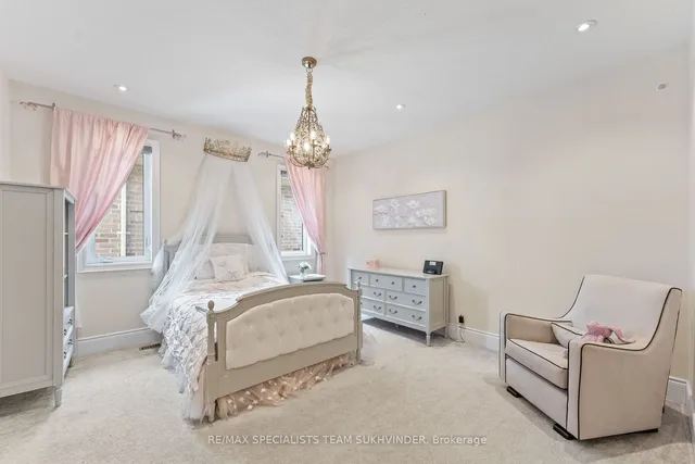 Additional image 23 of 51 Classic Dr