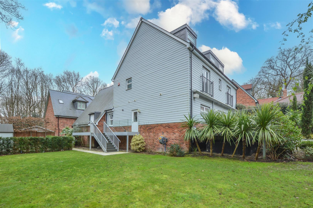 Additional image 36 of Woodside Place, Great Warley, Brentwood