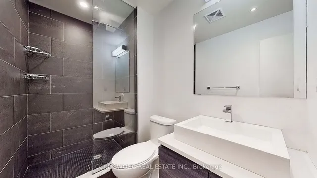 Additional image 14 of 111 Bathurst St Unit 1410