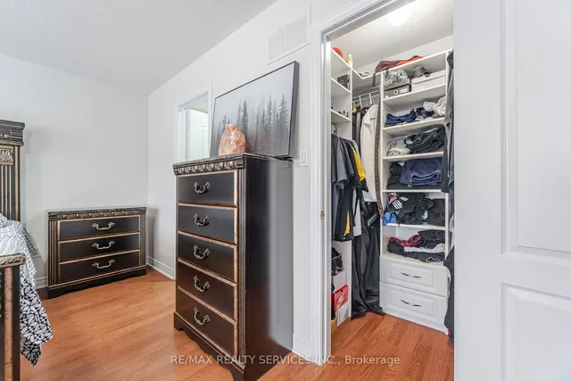 Additional image 24 of 4 Runnymede Cres